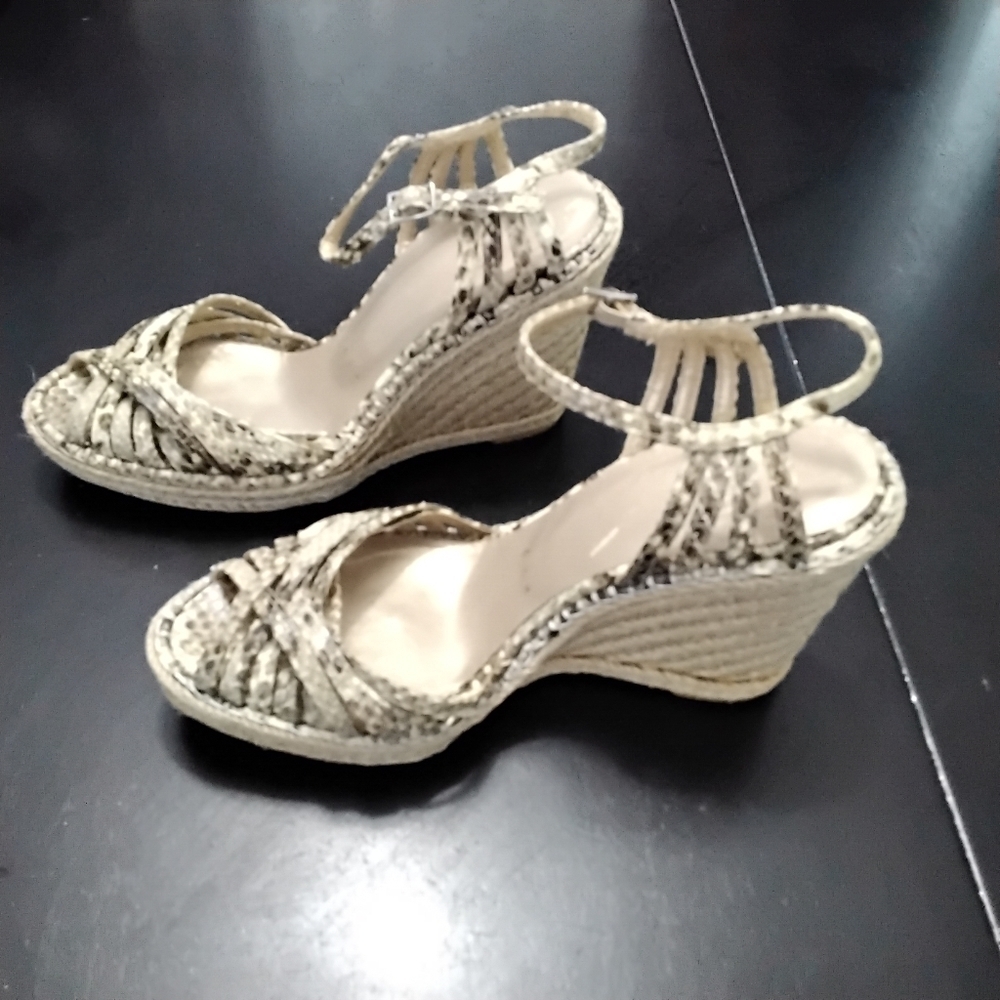 Stuart Weitzman Real Snake Skin Leather Sandal   6.5 M